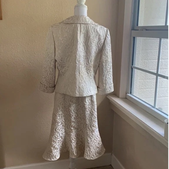 JONES NEW YORK CREAM SILK SKIRT SUIT 16 WEDDING MOTHER OF BRIDE - Picture 4 of 12